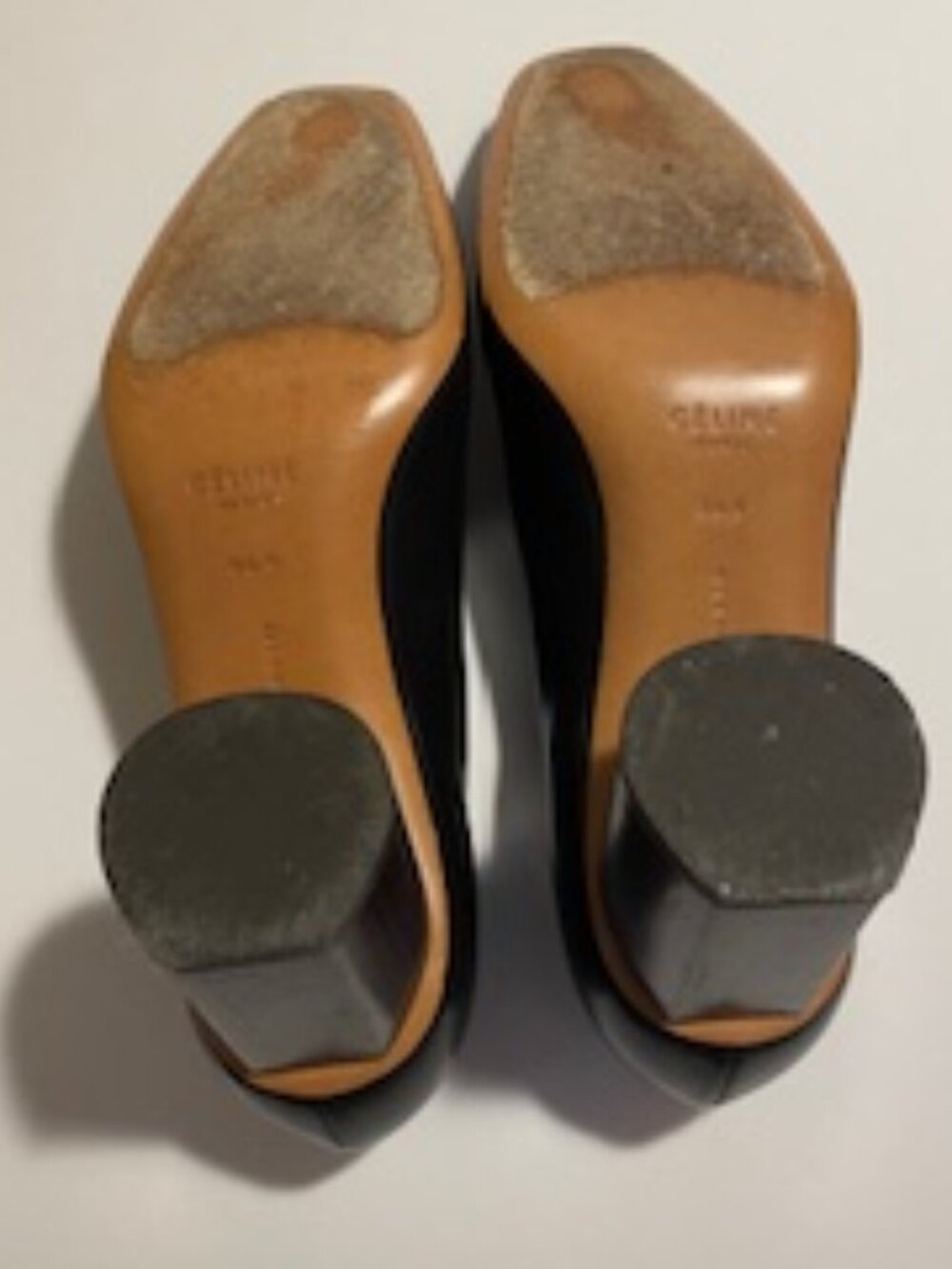 Celine Black Calfskin V Neck Chunky Heel 2.75" Pumps - Size 8 - Picture 4 of 5